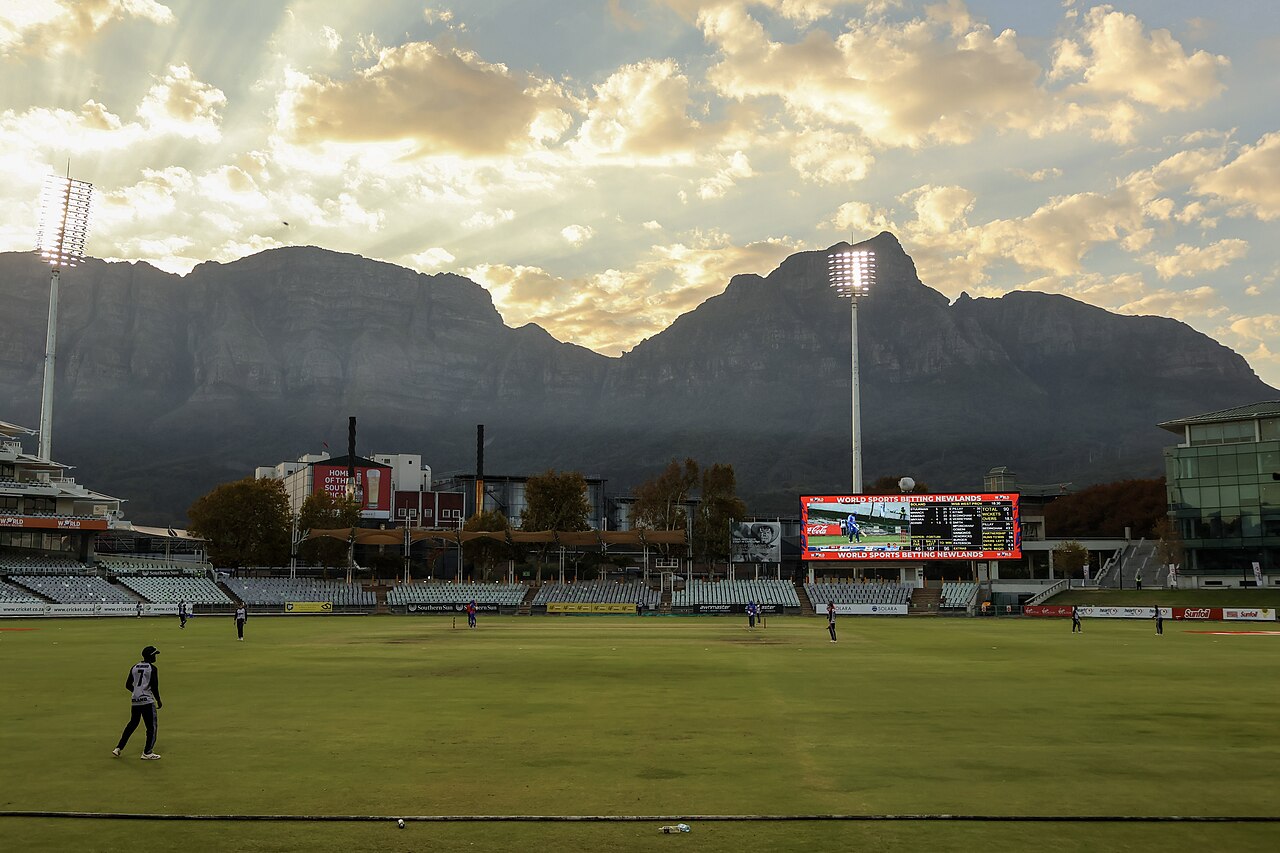 Newlands, Cape Town: cricket beneath Table Mountain