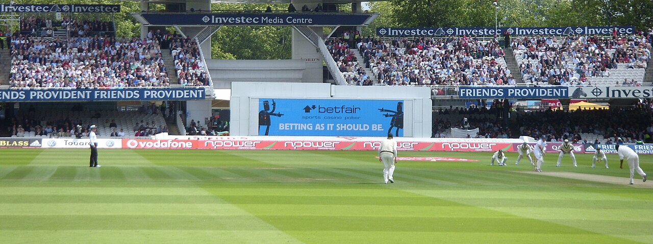 The toss, the pitch and reading conditions in cricket